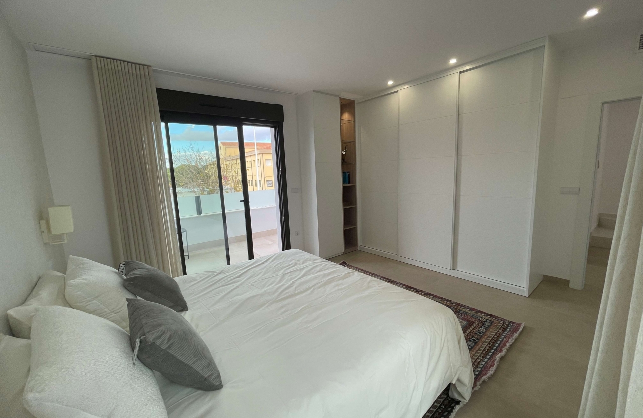 Rynek pierwotny - Szeregowiec - Pilar de la Horadada - San Pedro del Pinatar