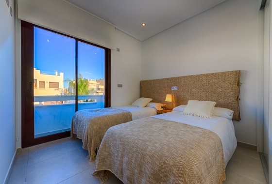 Obra nueva - Adosado - Pilar de la Horadada