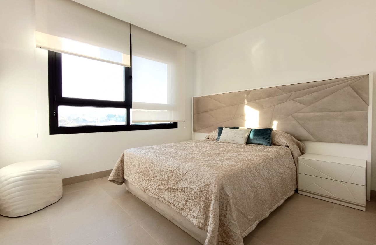 Rynek pierwotny - Szeregowiec - Benijofar