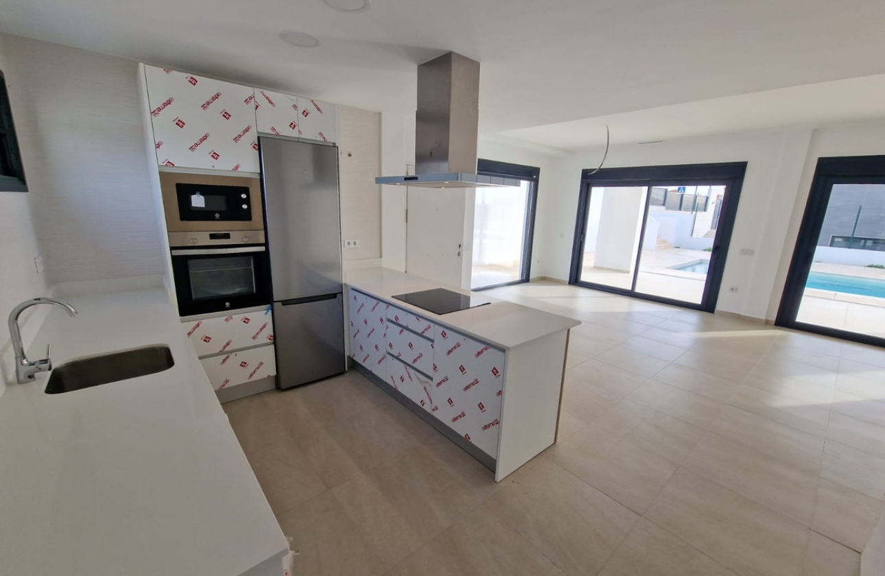 Rynek pierwotny - Villa - Manilva