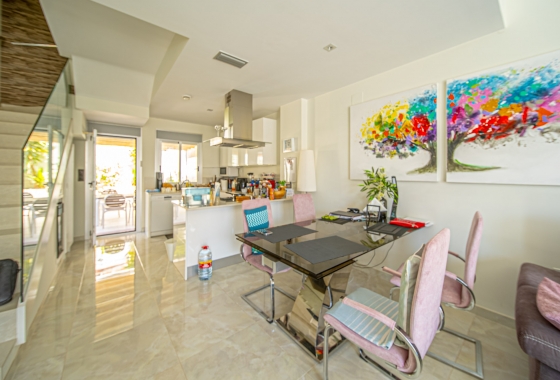 Rynek wtórny - Villa - Orihuela Costa - Lomas de Cabo Roig