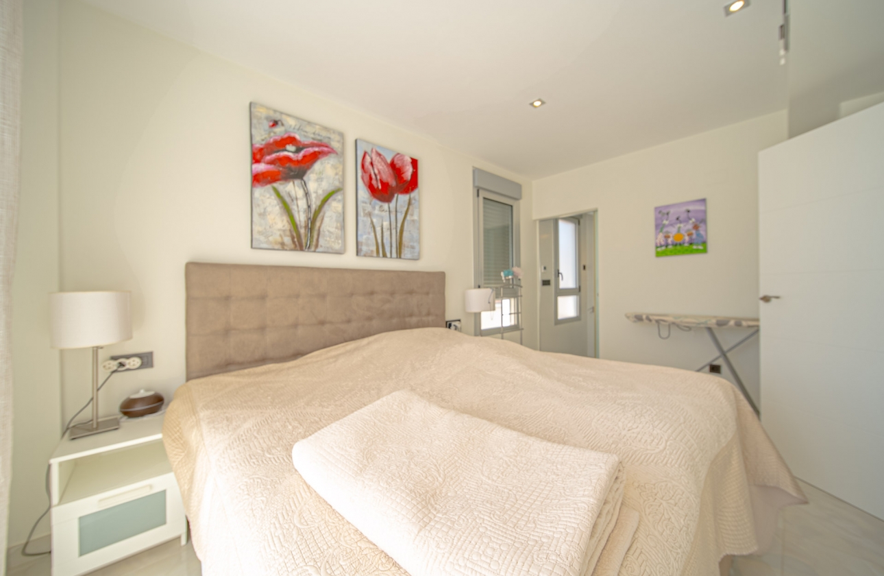 Rynek wtórny - Villa - Orihuela Costa - Lomas de Cabo Roig