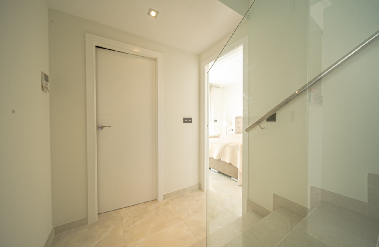 Rynek wtórny - Villa - Orihuela Costa - Lomas de Cabo Roig