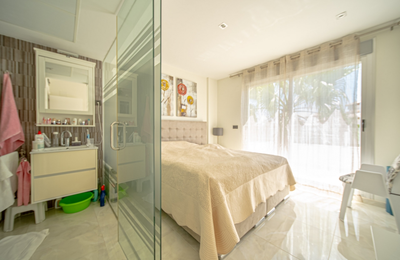 Rynek wtórny - Villa - Orihuela Costa - Lomas de Cabo Roig