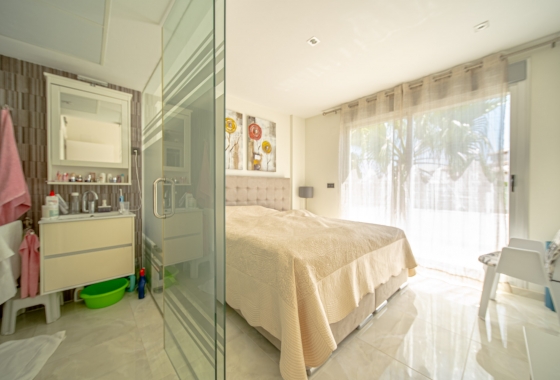 Rynek wtórny - Villa - Orihuela Costa - Lomas de Cabo Roig