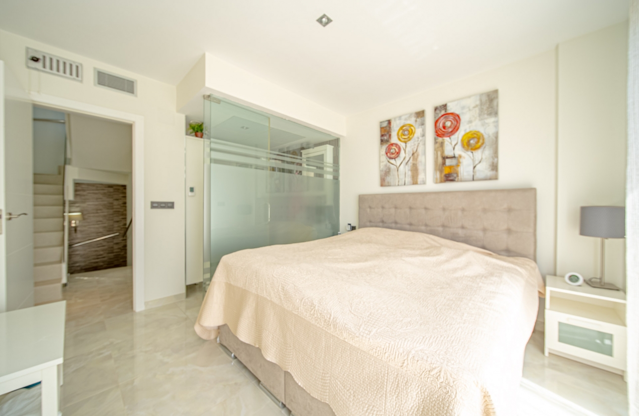 Rynek wtórny - Villa - Orihuela Costa - Lomas de Cabo Roig