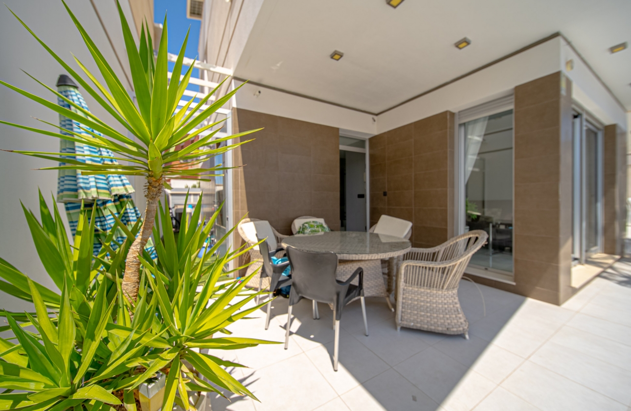 Rynek wtórny - Villa - Orihuela Costa - Lomas de Cabo Roig