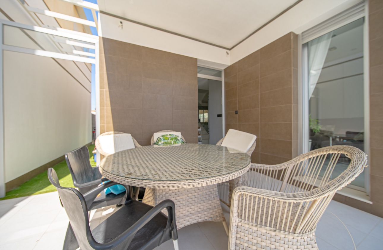 Rynek wtórny - Villa - Orihuela Costa - Lomas de Cabo Roig