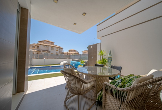 Rynek wtórny - Villa - Orihuela Costa - Lomas de Cabo Roig