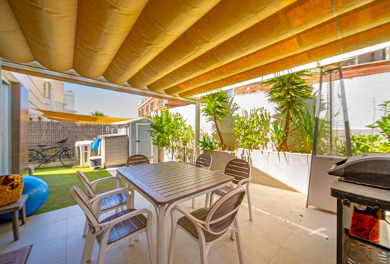 Rynek wtórny - Villa - Orihuela Costa - Lomas de Cabo Roig