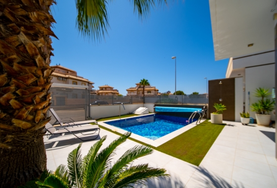 Rynek wtórny - Villa - Orihuela Costa - Lomas de Cabo Roig