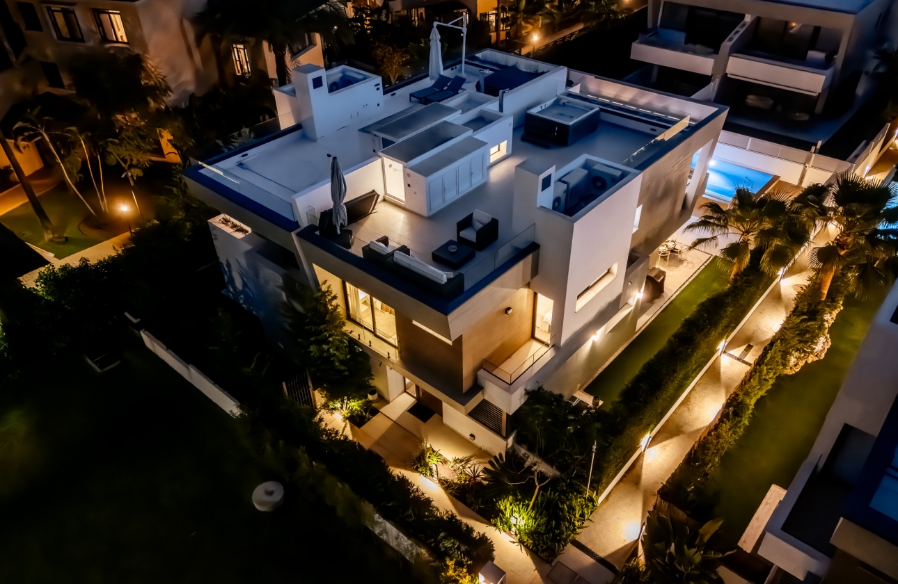 Obra nueva - Villa - Marbella