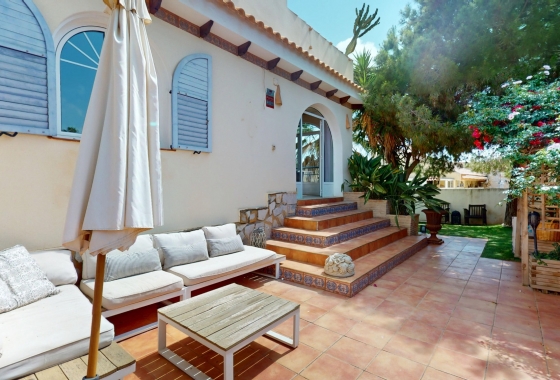 Rynek wtórny - Villa - Orihuela Costa - La Zenia