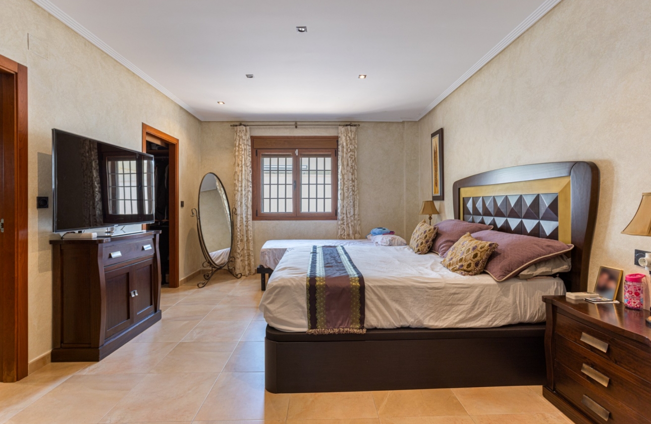 Rynek wtórny - Villa - Los Montesinos - La Herrada