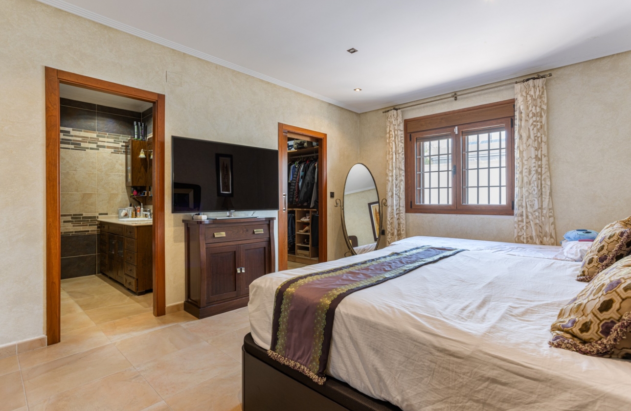 Rynek wtórny - Villa - Los Montesinos - La Herrada