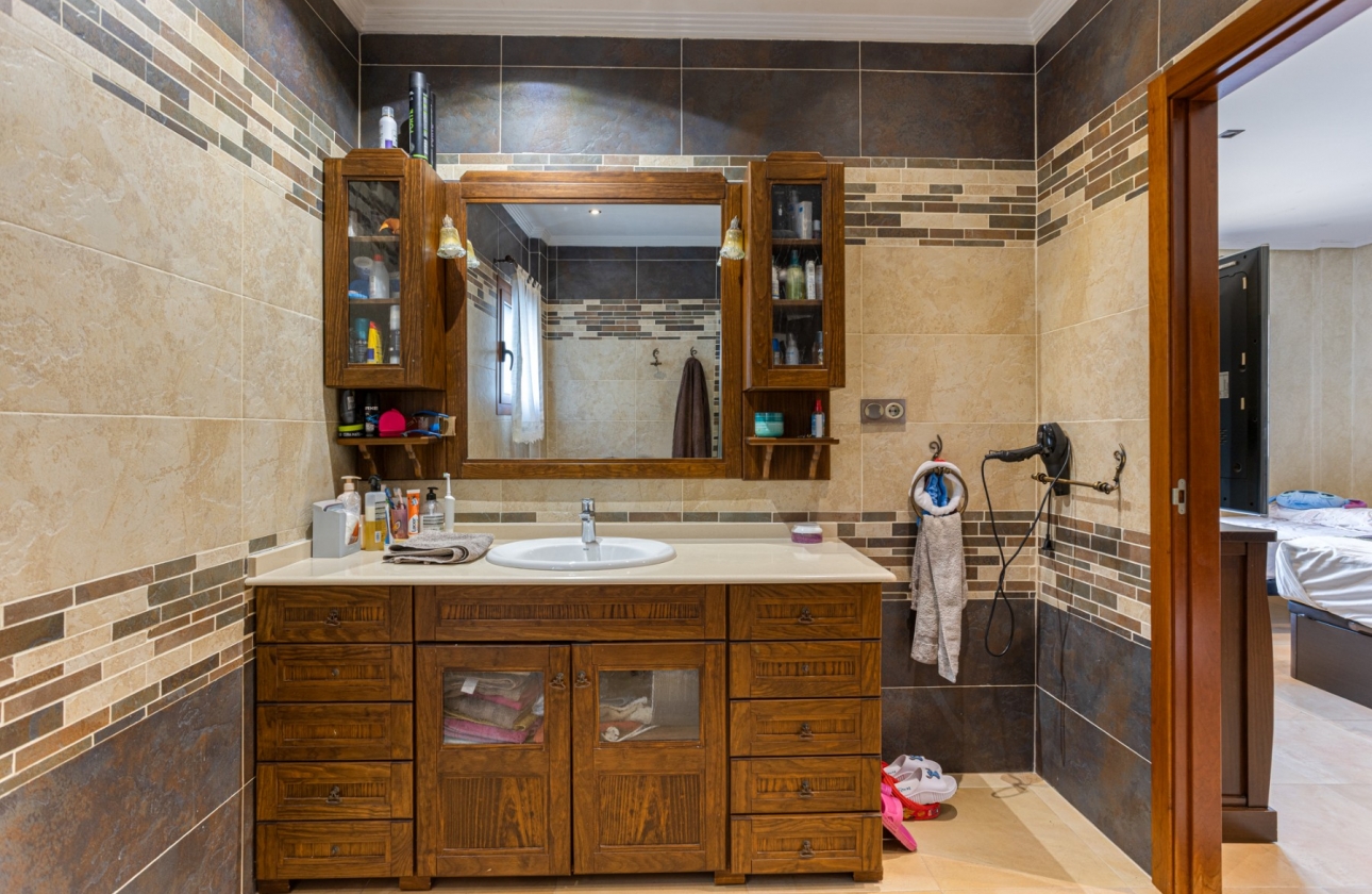 Rynek wtórny - Villa - Los Montesinos - La Herrada