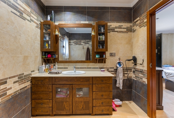 Rynek wtórny - Villa - Los Montesinos - La Herrada