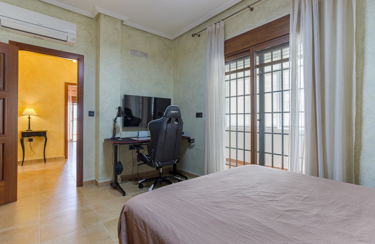 Rynek wtórny - Villa - Los Montesinos - La Herrada