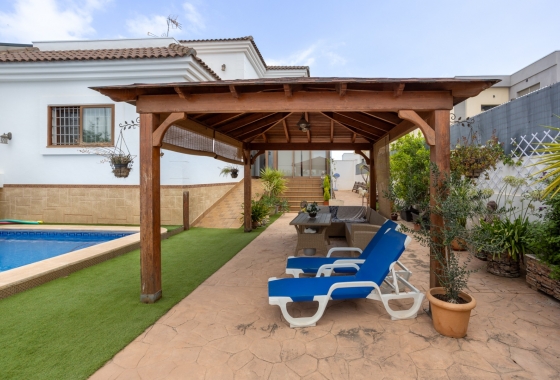 Rynek wtórny - Villa - Los Montesinos - La Herrada