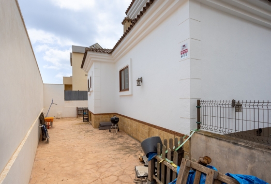 Rynek wtórny - Villa - Los Montesinos - La Herrada