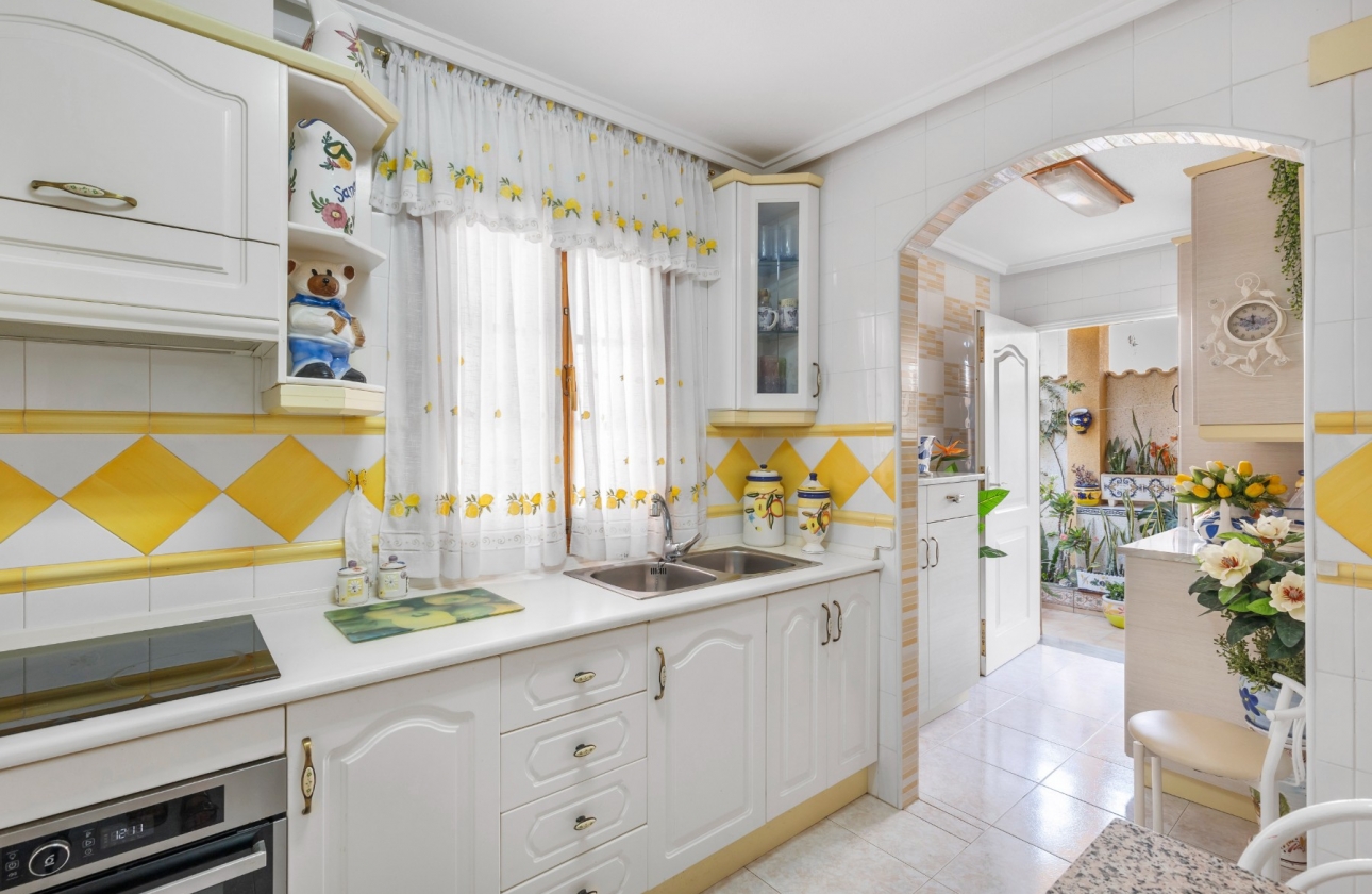 Rynek wtórny - Villa - Torrevieja - Zona los Frutales