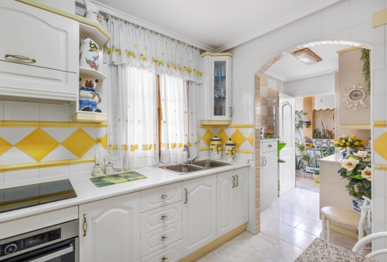 Rynek wtórny - Villa - Torrevieja - Zona los Frutales