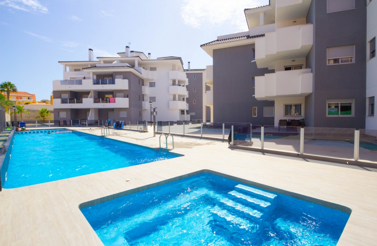 Resale - Apartment - Orihuela Costa - Villamartín