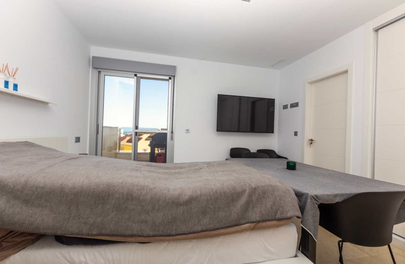 Resale - Apartment - Orihuela Costa - Villamartín