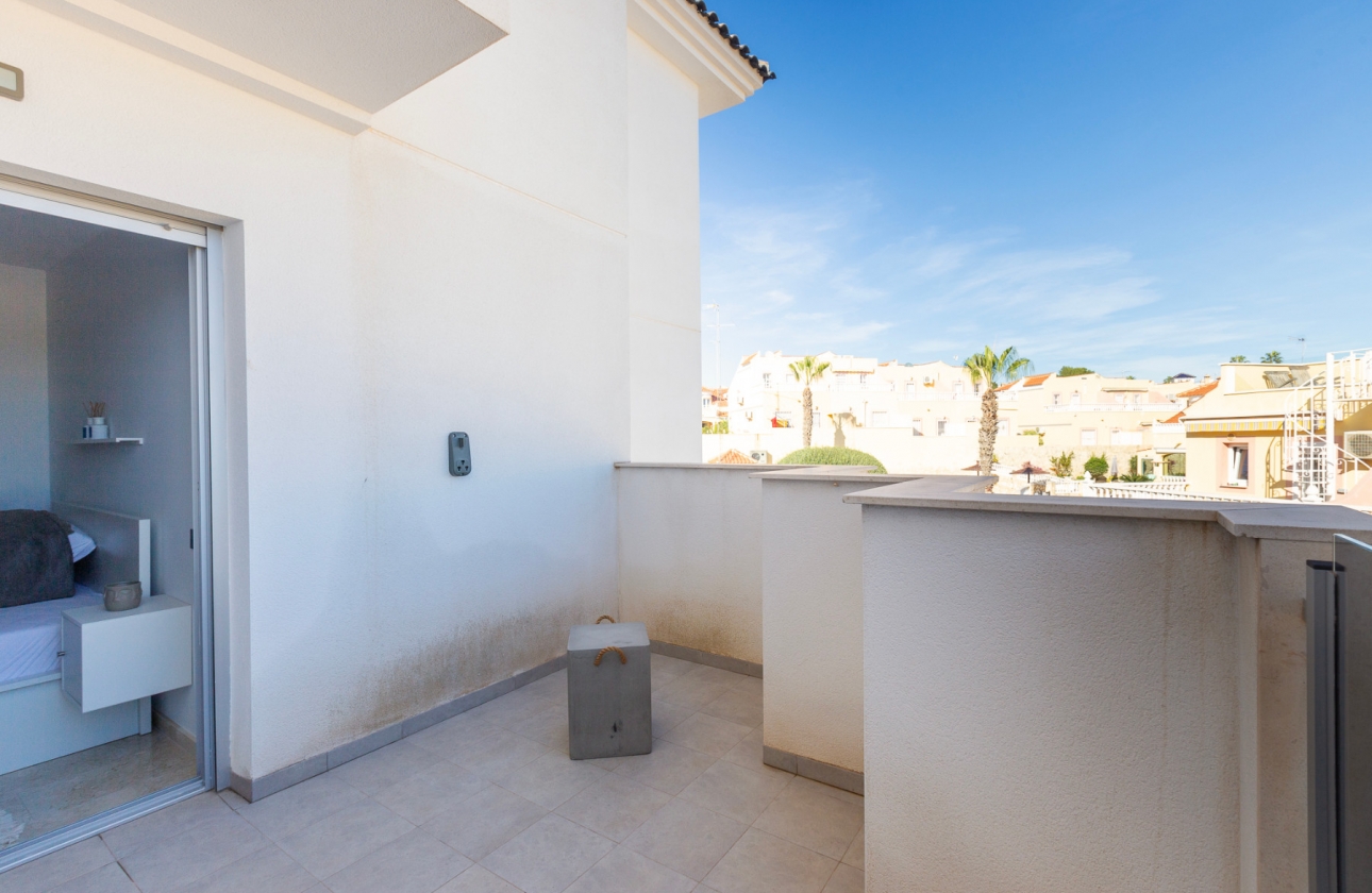 Resale - Apartment - Orihuela Costa - Villamartín