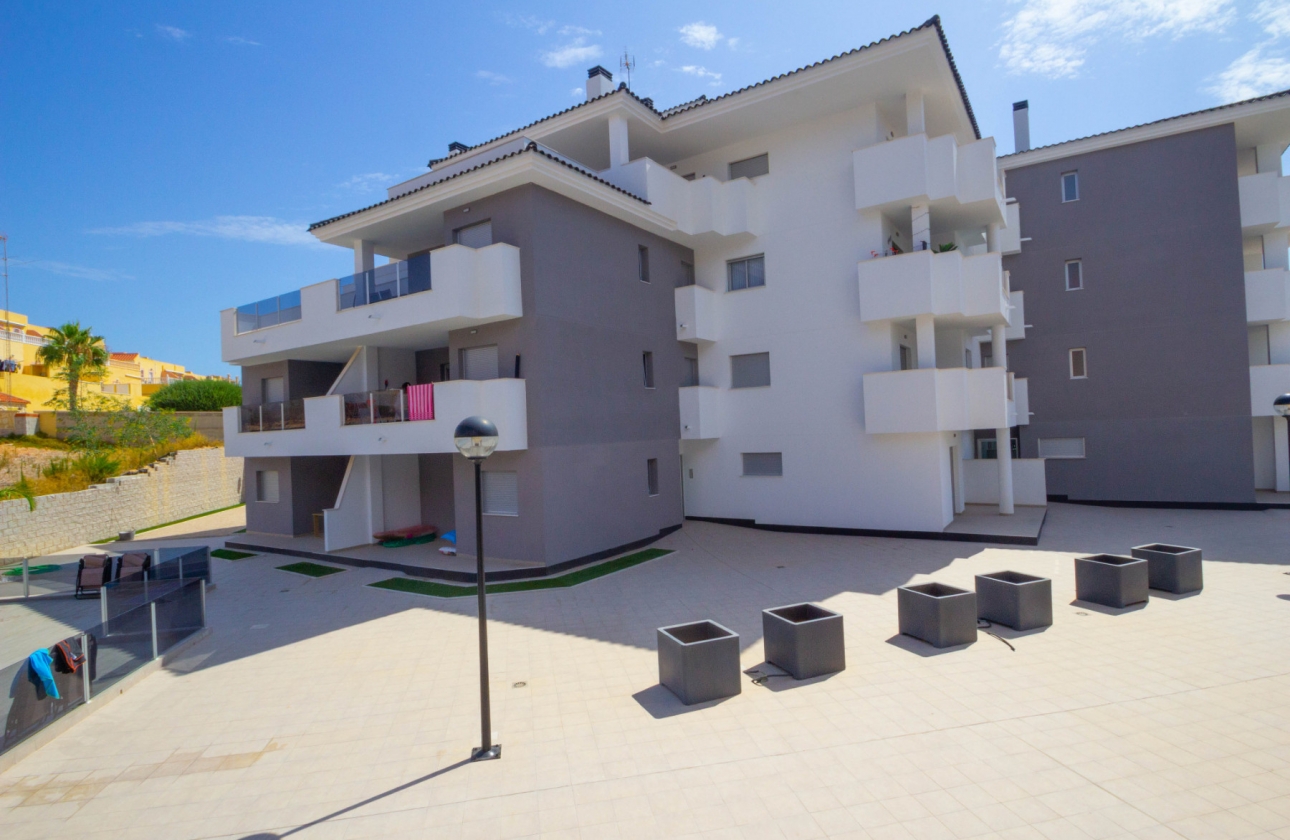 Resale - Apartment - Orihuela Costa - Villamartín