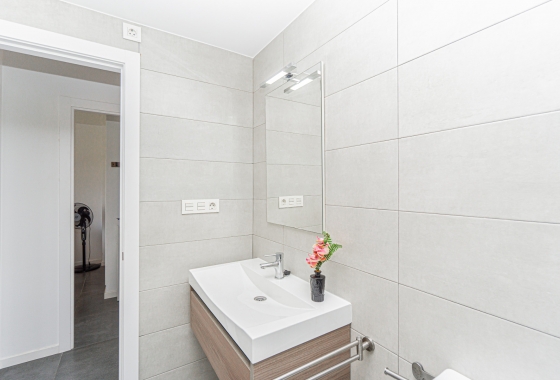 Reventa - Apartment - Campoamor