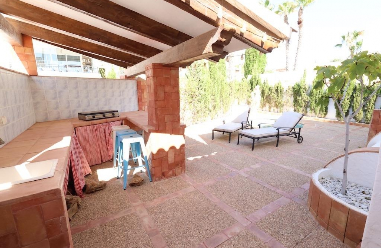 Rynek wtórny - Villa - Orihuela Costa - Villamartín