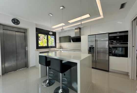 Resale - Villa - San Miguel de Salinas