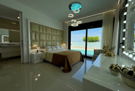 Resale - Villa - San Miguel de Salinas