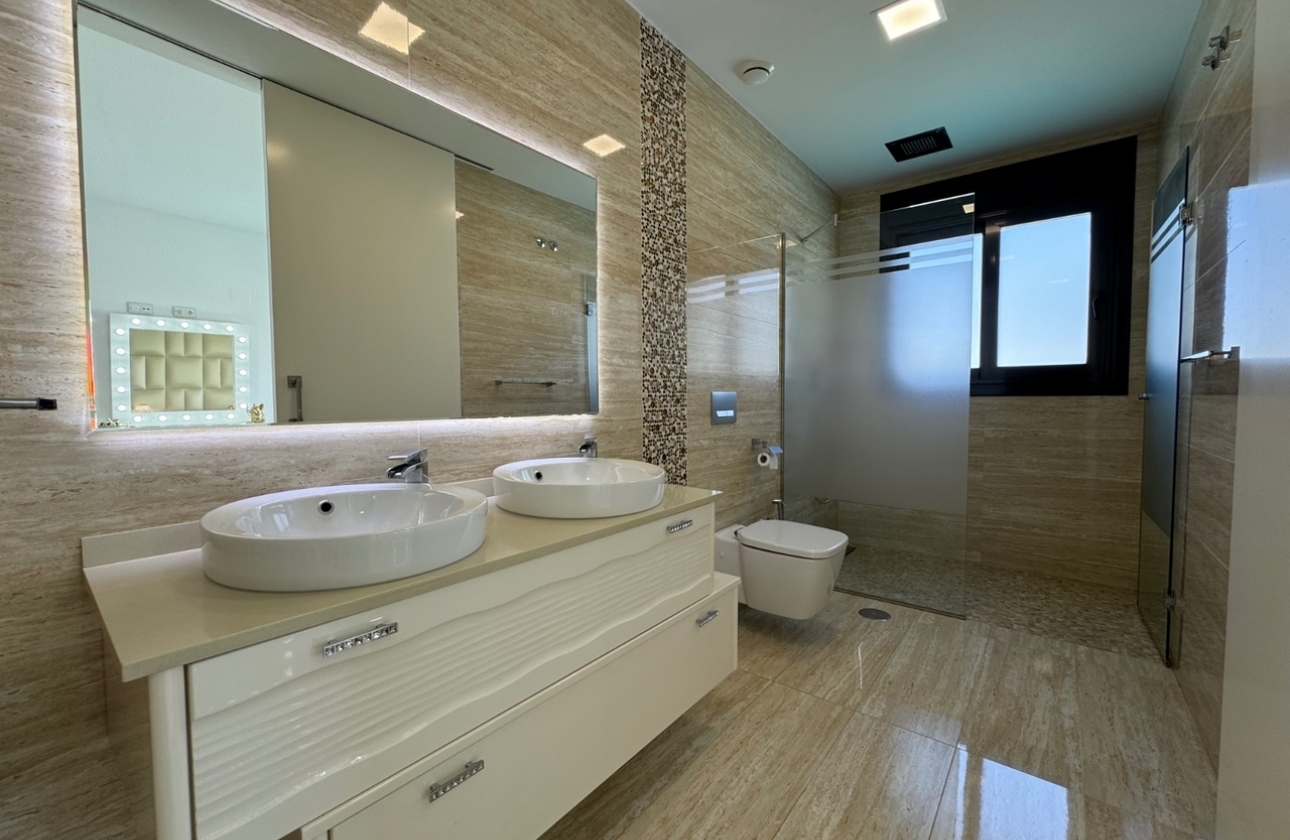 Resale - Villa - San Miguel de Salinas