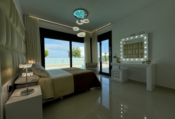 Resale - Villa - San Miguel de Salinas