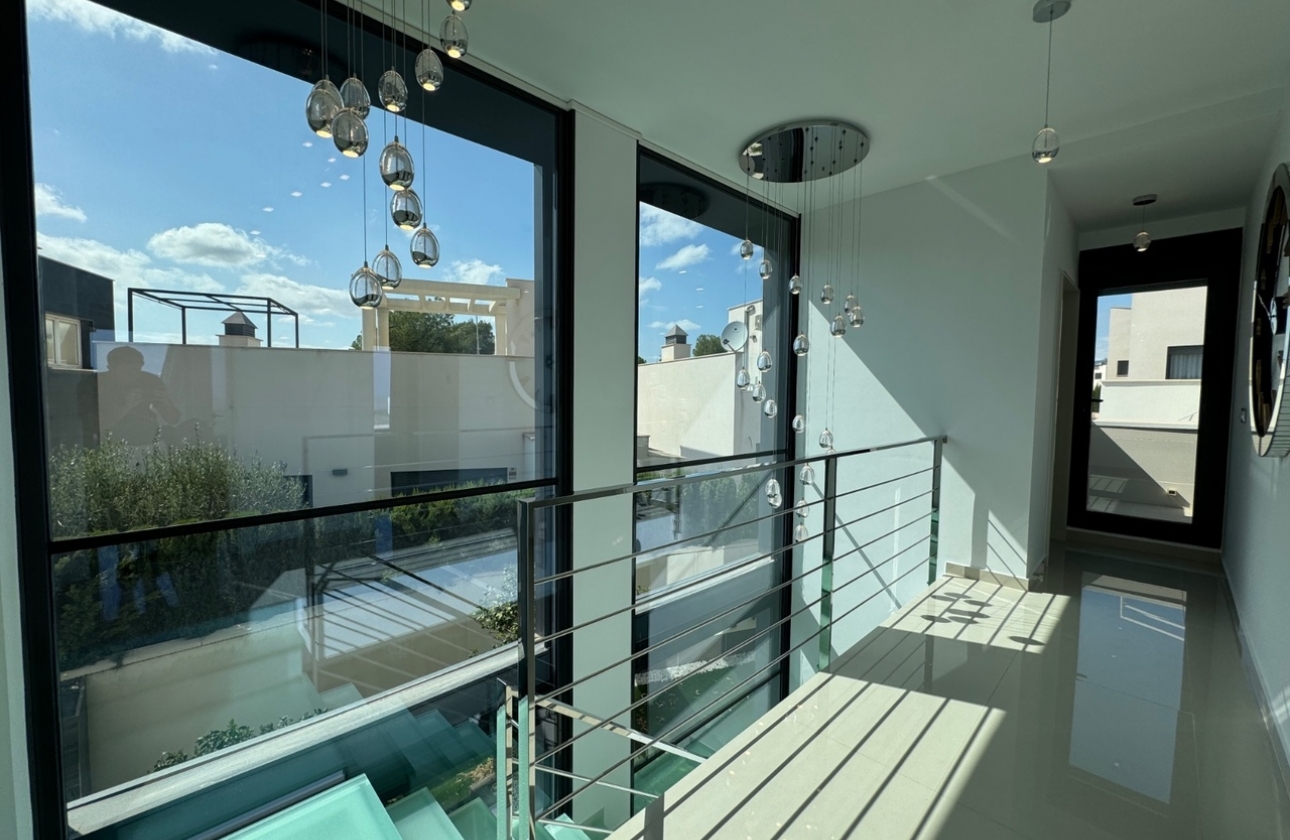 Resale - Villa - San Miguel de Salinas