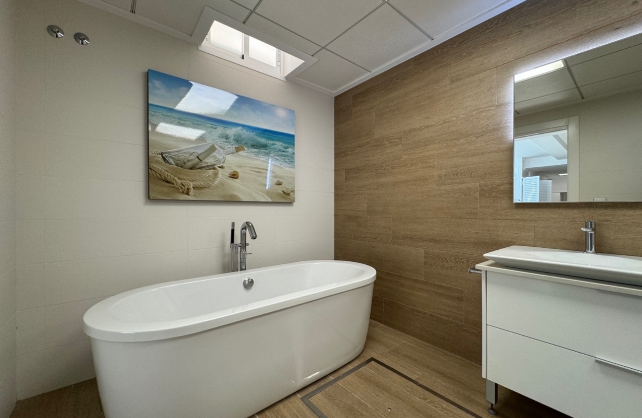 Resale - Villa - San Miguel de Salinas