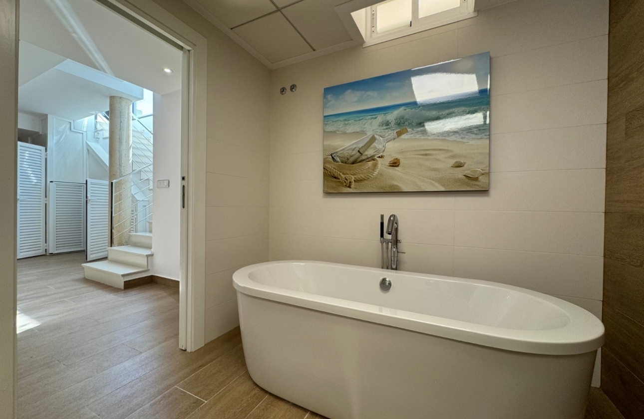 Resale - Villa - San Miguel de Salinas