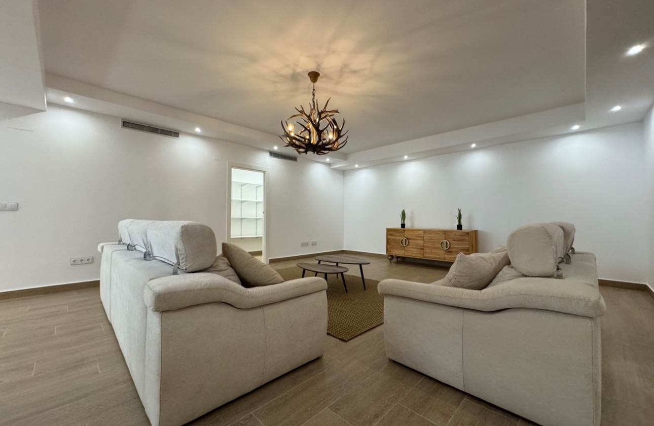 Resale - Villa - San Miguel de Salinas