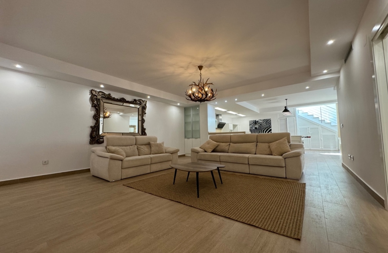 Resale - Villa - San Miguel de Salinas