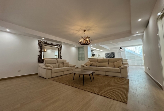 Resale - Villa - San Miguel de Salinas