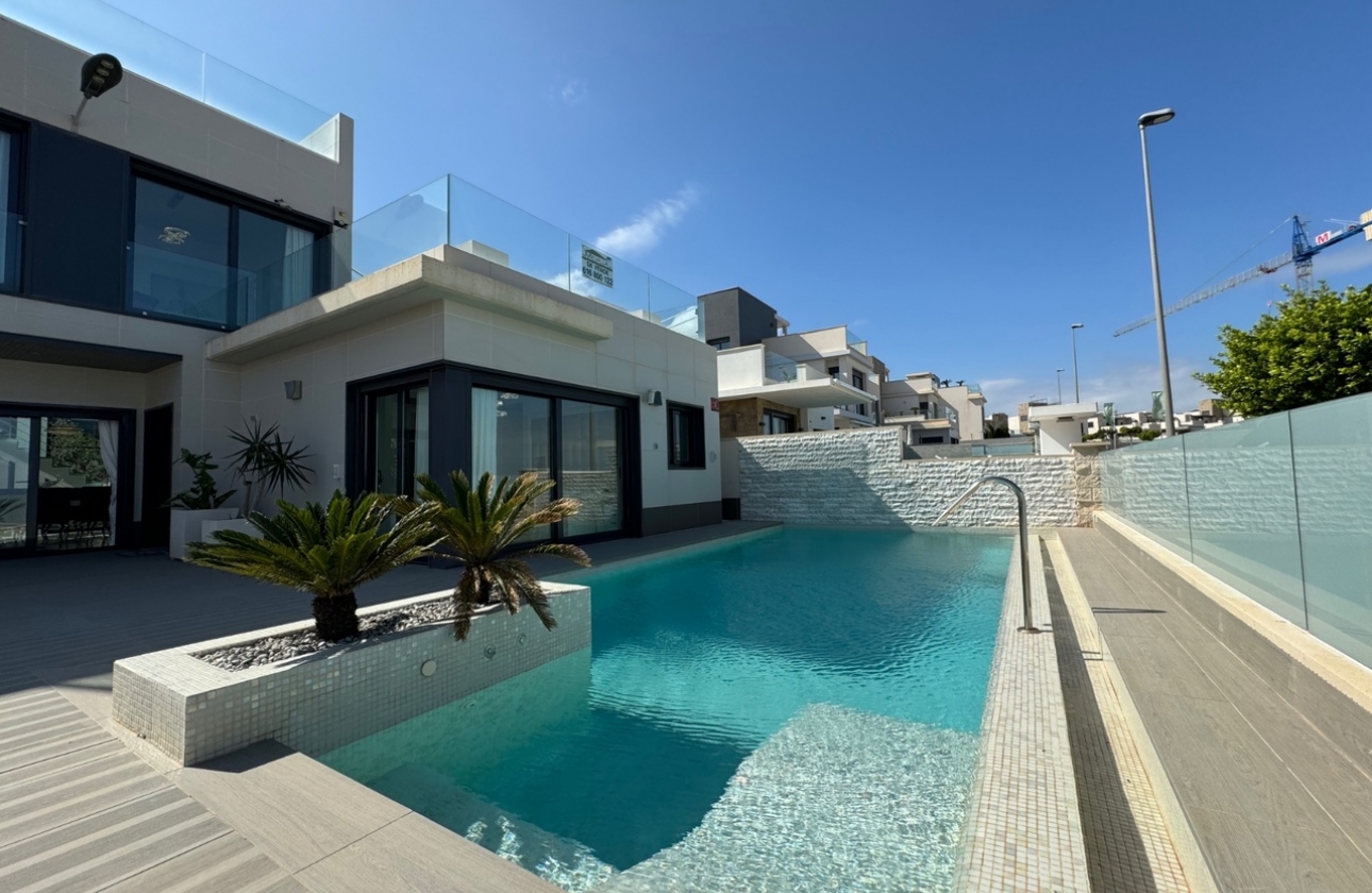 Resale - Villa - San Miguel de Salinas