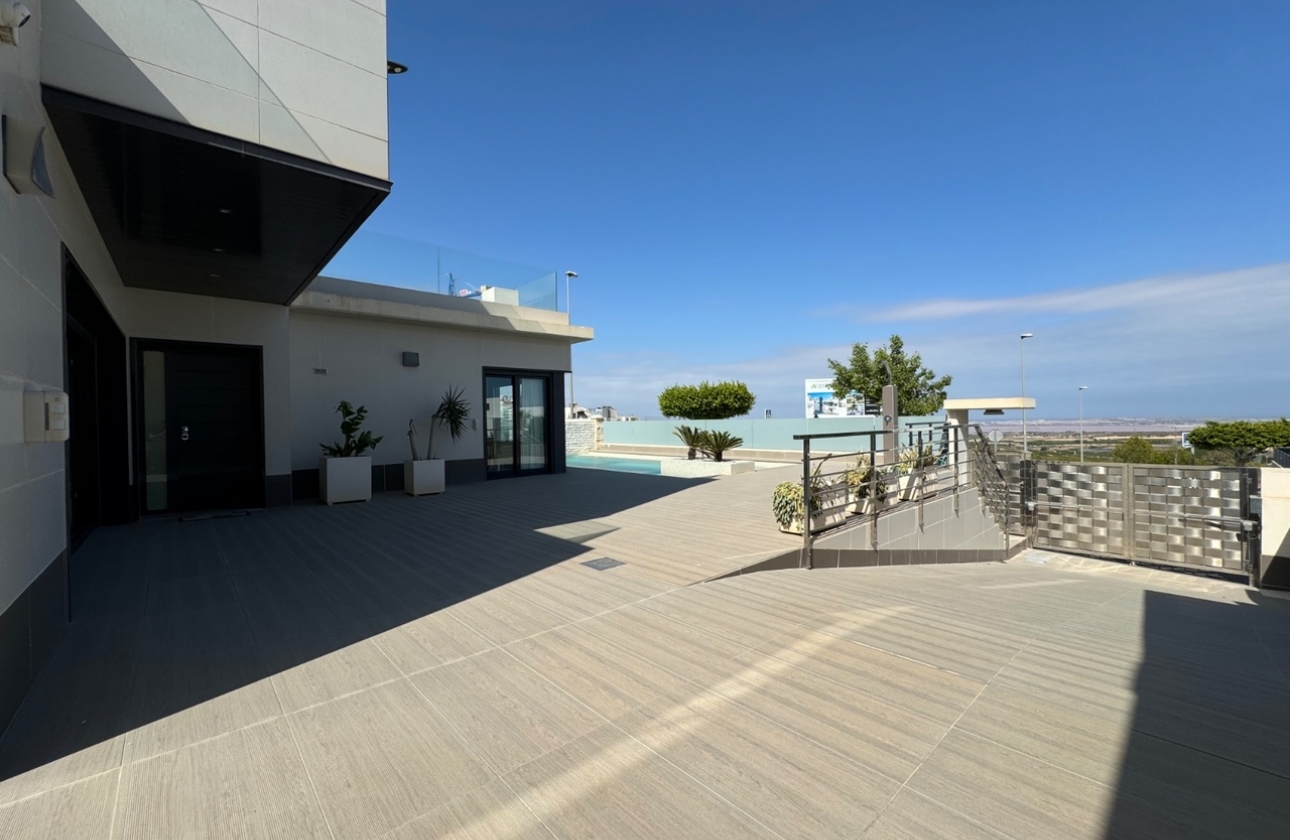 Resale - Villa - San Miguel de Salinas