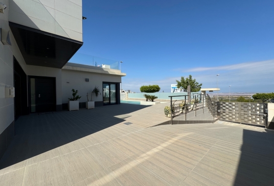 Resale - Villa - San Miguel de Salinas