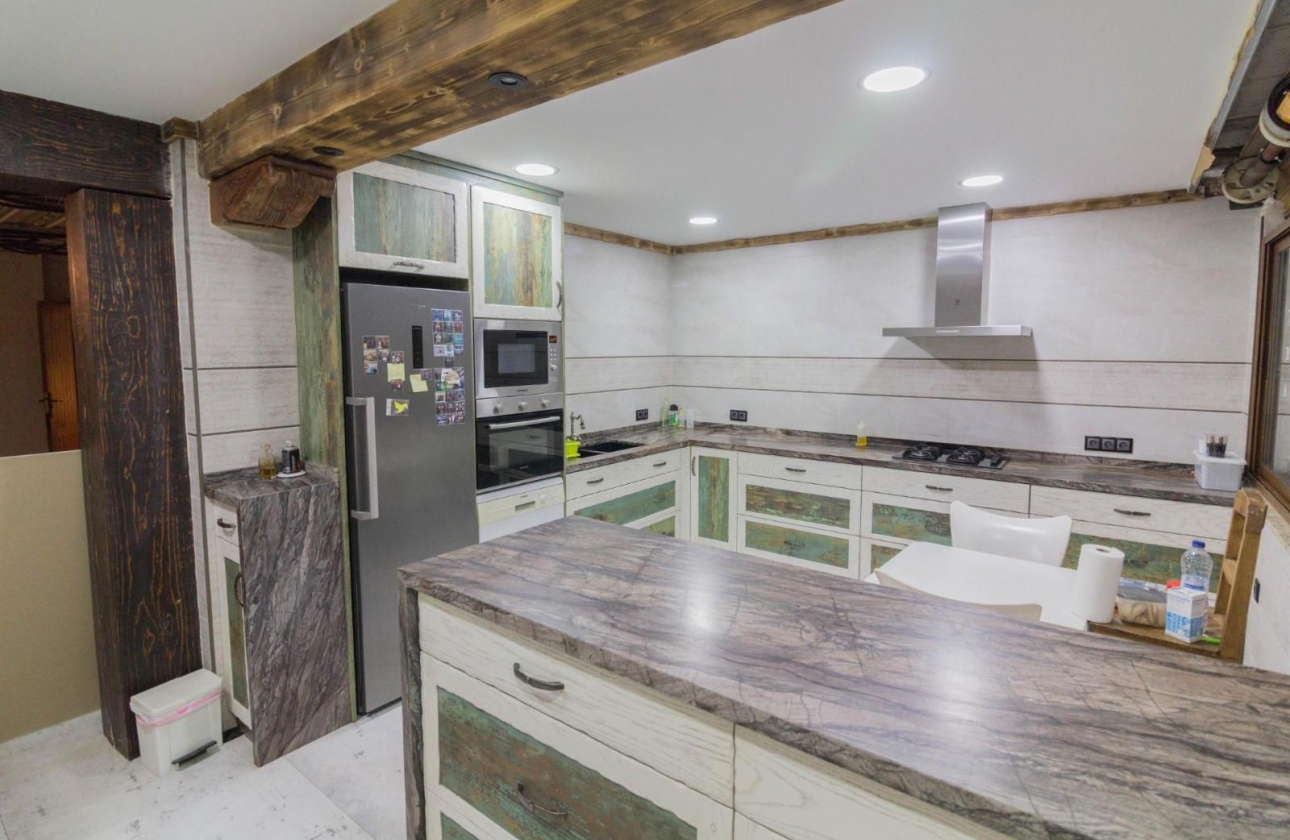 Rynek wtórny - Villa - Redován