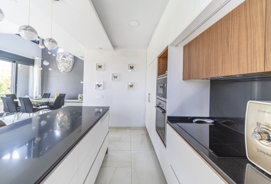 Rynek wtórny - Villa - Orihuela Costa - Lomas de Cabo Roig