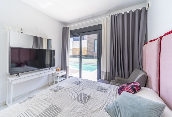 Rynek wtórny - Villa - Orihuela Costa - Lomas de Cabo Roig