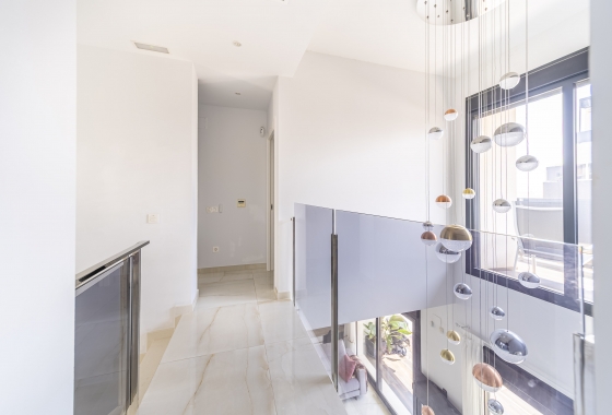 Rynek wtórny - Villa - Orihuela Costa - Lomas de Cabo Roig