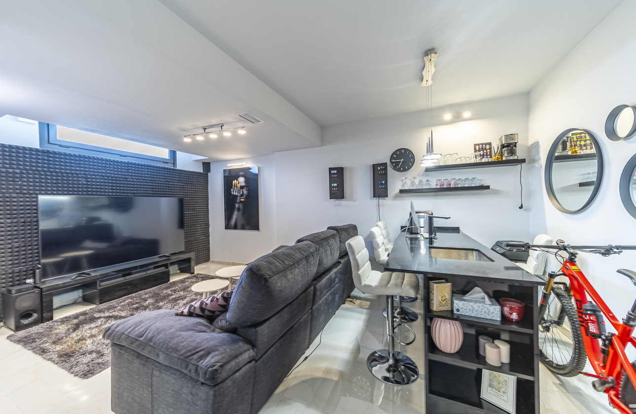 Rynek wtórny - Villa - Orihuela Costa - Lomas de Cabo Roig